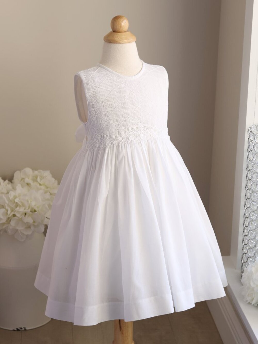 White Smocked Dress Pearls Beads Luli & Me Size 4T Girls Special Occasion NWT